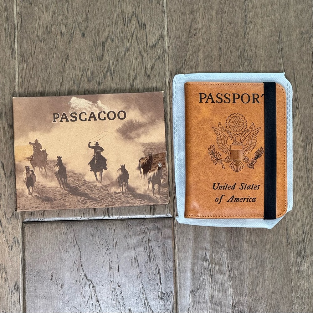 NEW! Brown USA Passport Holder and Wallet with RFID, Air Tag Slot, Pen - Picture 2 of 11